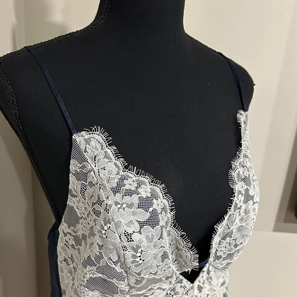 *ABERCROMBIE & FITCH* Navy Slip Dress w/ White Lace Bodice Size Medium Tall - Picture 5 of 8